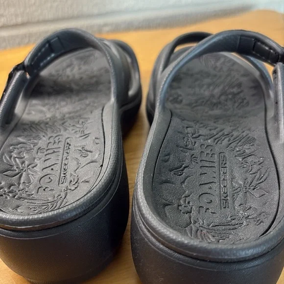 Skechers FOAMIES Black Women's 6 Arch Fit Ascend Sweat Pea Slides Sandals - Picture 9 of 11